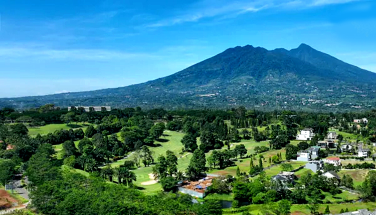 Golfing in Bogor