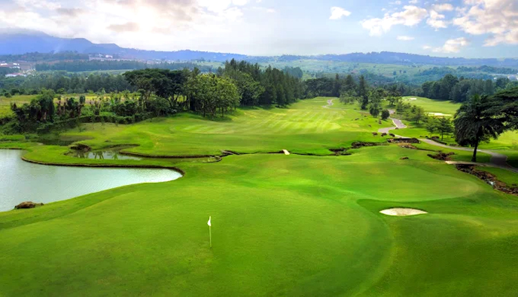 Golfing in Bogor